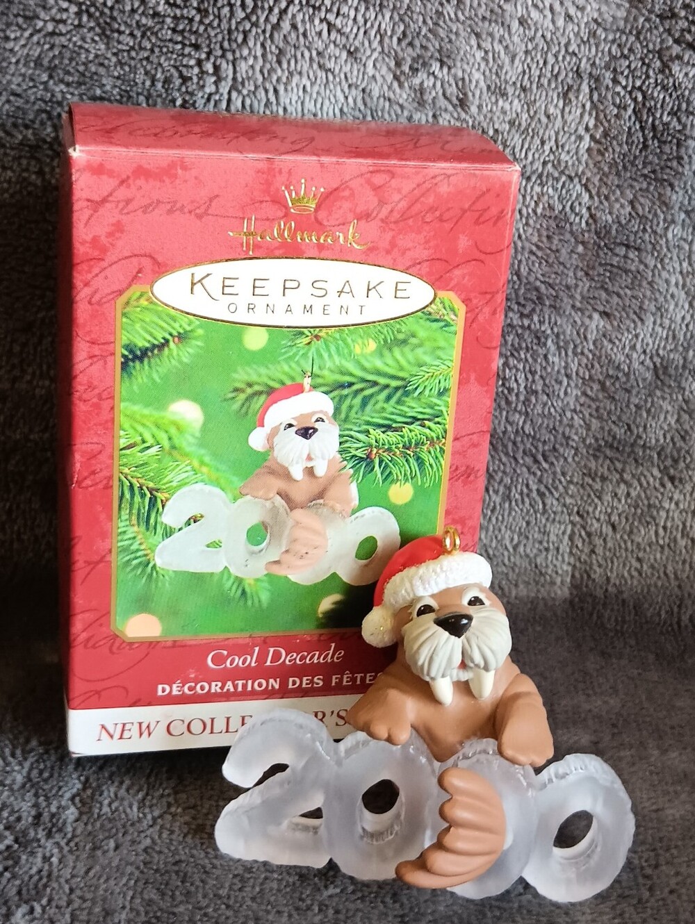 Y2K Millennial Walrus Year 2000 Vintage Kids Holiday Christmas Tree Ornament